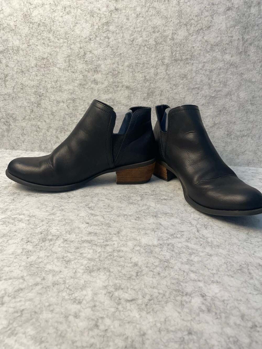 BØRN Black Faux Leather Cutout Ankle Boots Size 9M